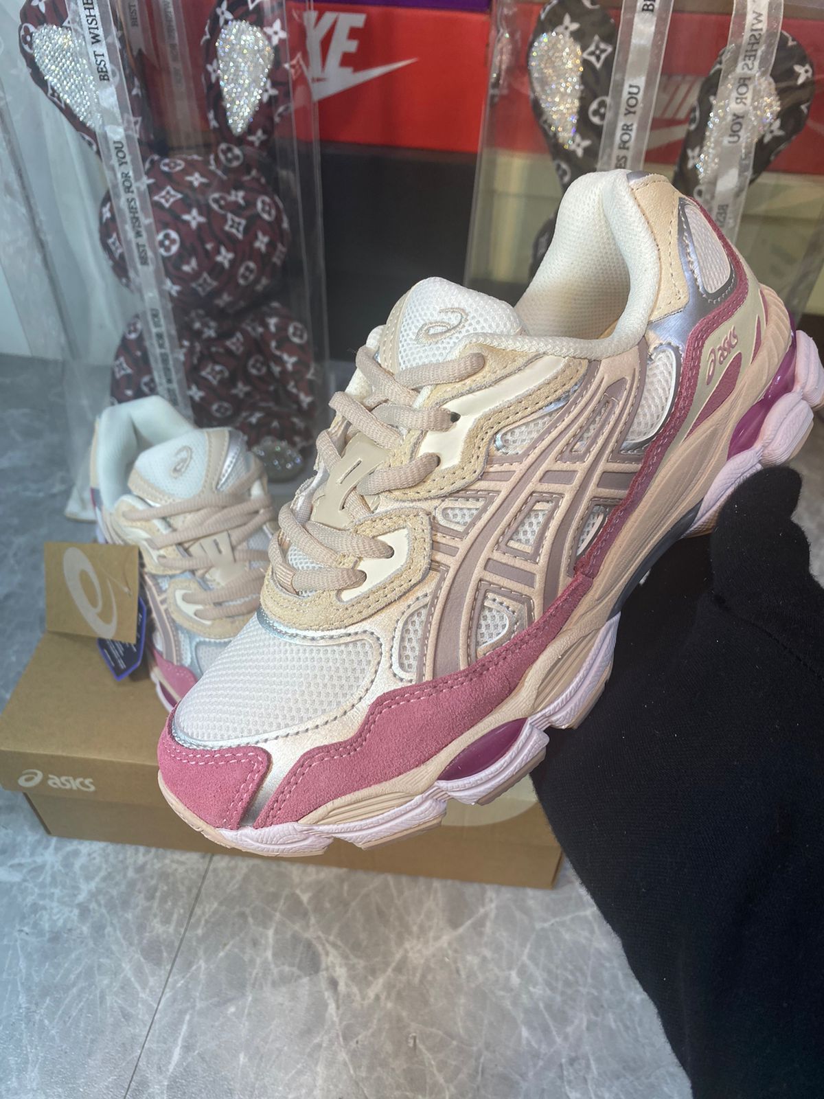 ASICS - NYC pink
